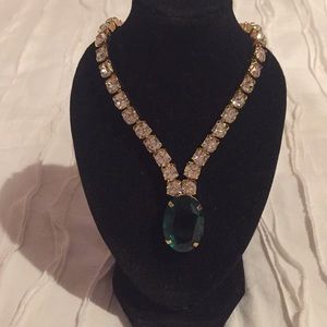 Vtg thick White Rhinestone necklace w/ Green stone
